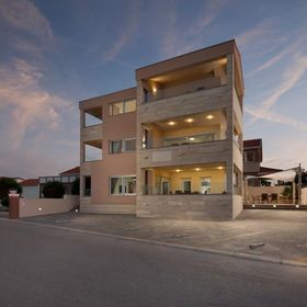 Apartments Vista Royal Vir