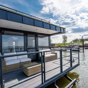 Panoráma Úszóház 1 Abádszalók