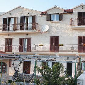 Apartmanok Parkolóhellyel Bol, Brac - 2899 Bol