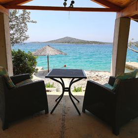 House Zelanto Mali Tkon