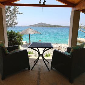 House Zelanto Mali Tkon