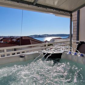 Apartmanok Parkolóhellyel Okrug Gornji, Ciovo - 12293 Okrug Gornji