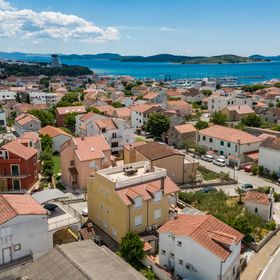 Apartmanok Parkolóhellyel Vodice - 13973