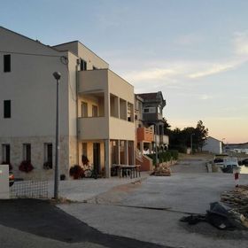 Apartmanok A Tenger Mellett Simuni, Pag - 18386 Šimuni