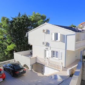 Apartmanok Parkolóhellyel Marusici, Omis - 18497 Marušići