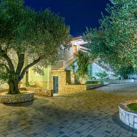 Apartmanok Családok Részére Medencével Okrug Gornji, Ciovo - 18827 Okrug Gornji