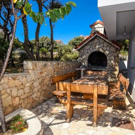 Apartmanok Parkolóhellyel Mandre, Pag - 18839 Mandre