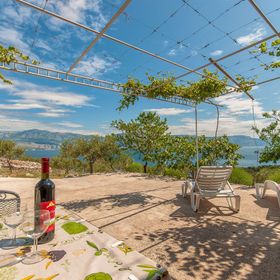 House Vela Lozna Postira