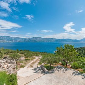 House Vela Lozna Postira