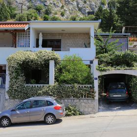 Apartmanok Parkolóhellyel Omis - 18919 Omiš
