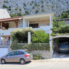 Apartmanok Parkolóhellyel Omis - 18919 Omiš