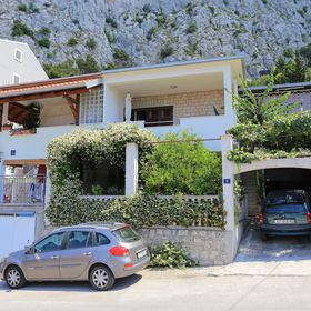 Apartmanok Parkolóhellyel Omis - 18919 Omiš