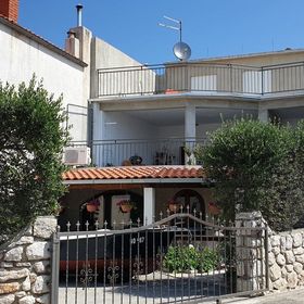 Apartmanok Parkolóhellyel Novi Vinodolski - 18968