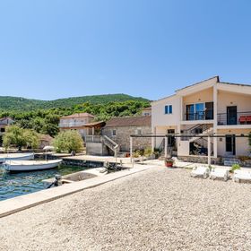 Apartments Oliver Putnikovic