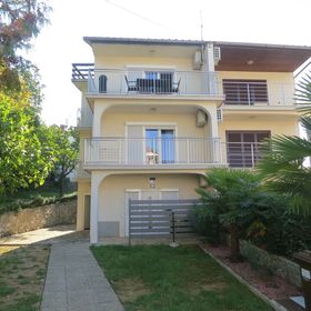 Apartmanok Parkolóhellyel Malinska, Krk - 19268 Malinska