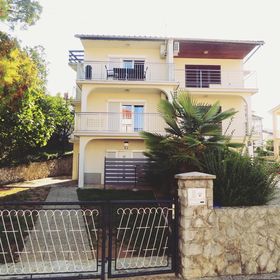 Apartmanok Parkolóhellyel Malinska, Krk - 19268 Malinska