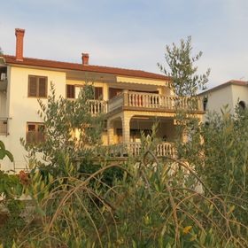 Apartmanok Parkolóhellyel Malinska, Krk - 19290 Malinska