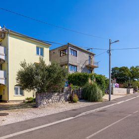 Apartments and Room Slavica Kraljevica