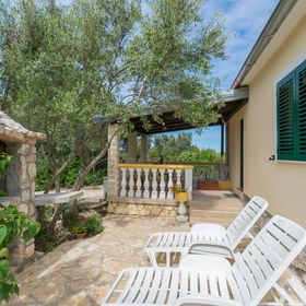 House Grosso Dobropoljana