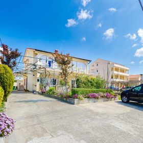 Apartments Mijatović Lopar