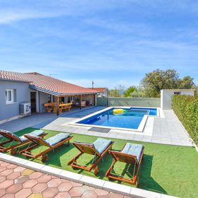 Villa Pave Pakostane