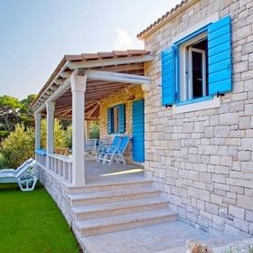 House Nevena Postira