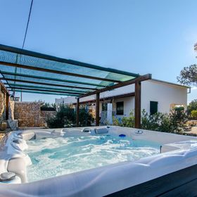 House Merica Drvenik Mali