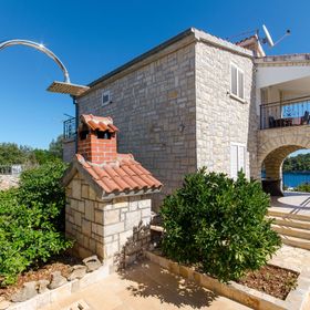 Apartment Jakov Rogac