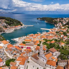 Apartments Jakša Jelsa