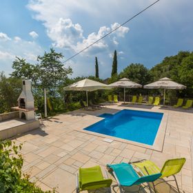 Apartments Ivano Dramalj