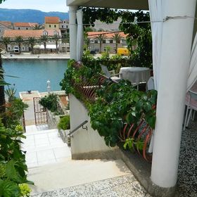 Apartments and Rooms Darinka Vrboska
