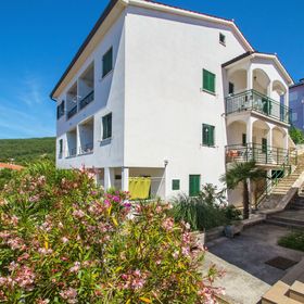 Apartments Iris Rabac