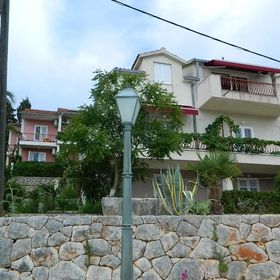Apartment and Room Darinka Vrboska