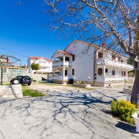 Apartments VESNA Kampor