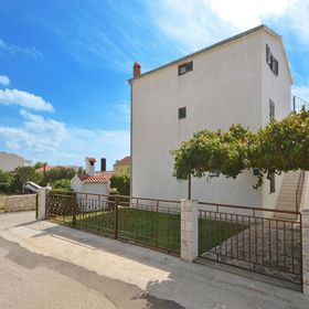 Apartments Petar Rogoznica