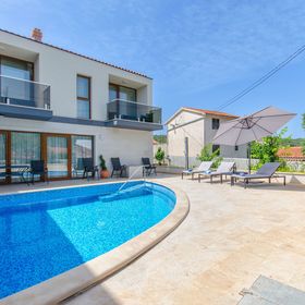 Apartments Villa LA Drvenik Veliki