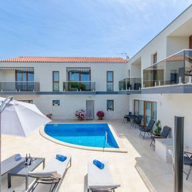 Apartments Villa LA Drvenik Veliki