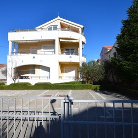 Apartment Zdravko Srima