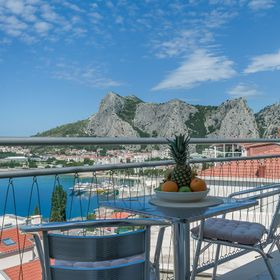 Apartments Mia Omis
