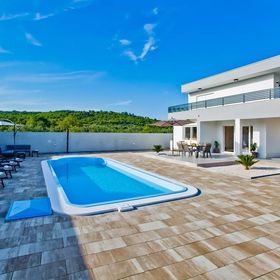 Villa Blažen Bogomolje