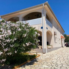 Apartments Strahija Barbat