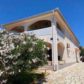 Apartments Strahija Barbat