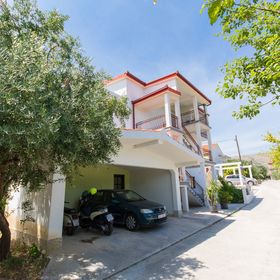 Apartment Lorenzo Seget Donji