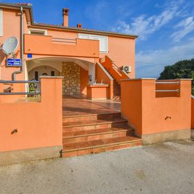 Apartments Mihaela Dobropoljana