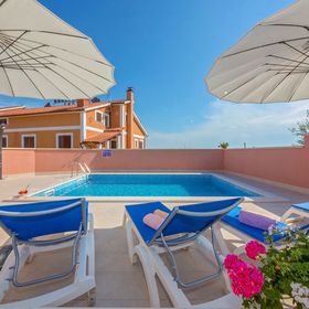 Villa Petra Kastelir