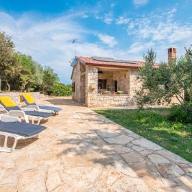 House Uncle Simon Pasman