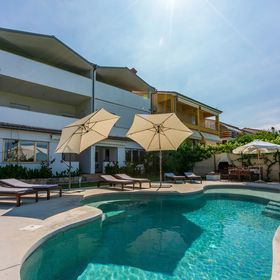 Apartments Pool Fazana