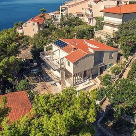 Apartments VILLA DVORSKI Baska Voda