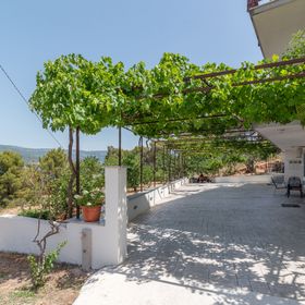 Apartments Nedjeljko Arbanija