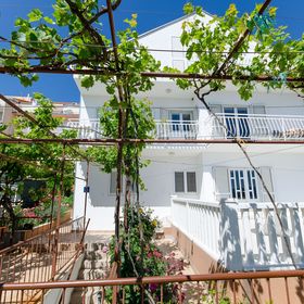 Apartment Marija Podstrana